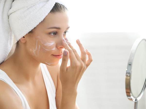 Muka Glowing Sepanjang Hari? Ini Skincare Routine yang Gak Boleh Kamu Lewatkan!