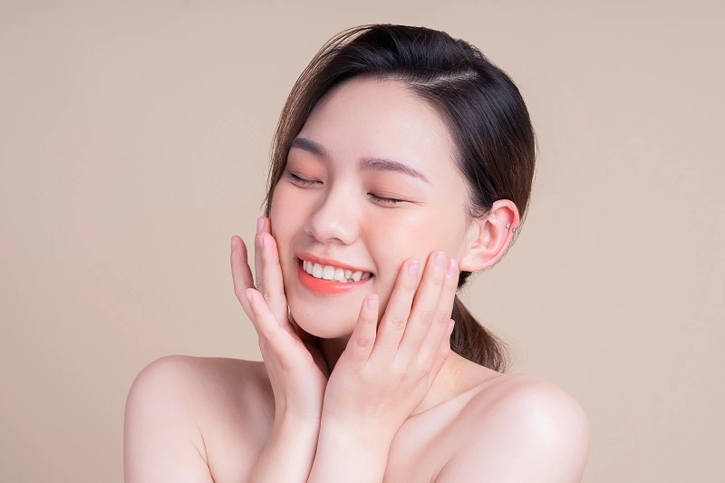 Dari Debu ke Glow Up: Kenapa Menjaga Kebersihan Muka Itu Penting Banget?