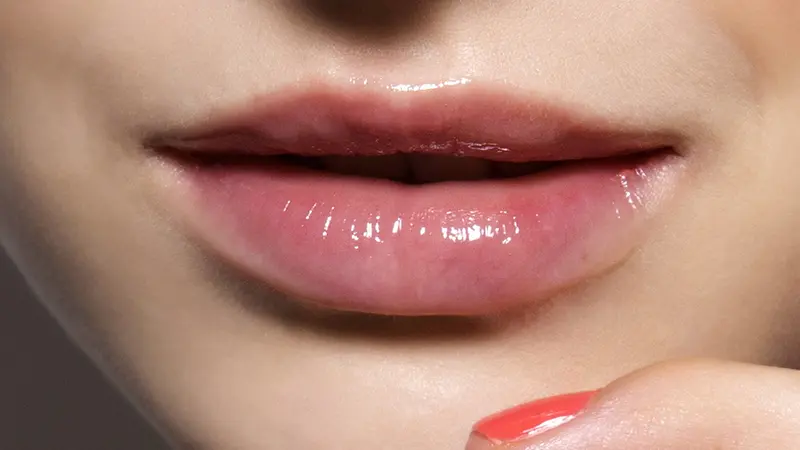 Jangan Sampai Pecah! Tips Cerdas Menjaga Bibir Tetap Sehat dan Lembut