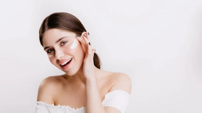 Wajah Cerah dalam 7 Hari? Ini Rutinitas yang Dilakukan Para Beauty Expert