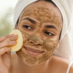 Rahasia Kulit Cerah: 5 Scrub Wajah Pilihan yang Bikin Glowing Alami