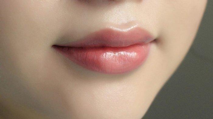 Dari Kering ke Kinclong: Panduan Lengkap Menyelamatkan Bibir Kering dan Kusam
