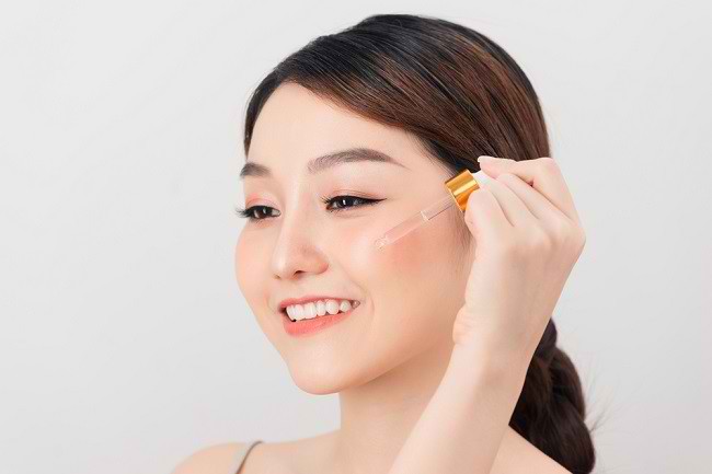 Manfaat Serum Vitamin C untuk Wajah: Cerahkan Kulit, Samarkan Noda, dan Lawan Penuaan