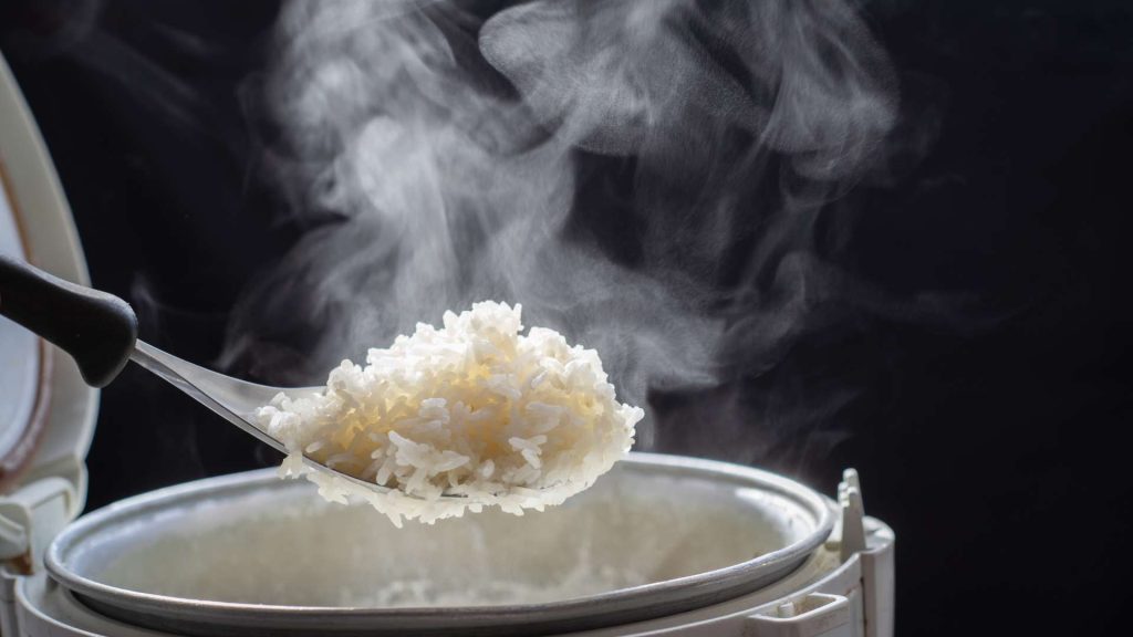 Fakta atau Mitos? Ini Efek Uap Nasi terhadap Kulit Wajah yang Jarang Diketahui