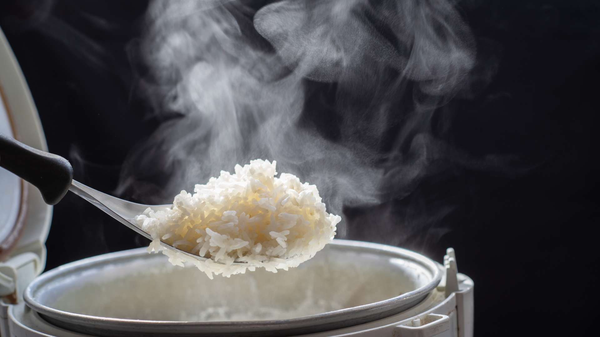 Fakta atau Mitos? Ini Efek Uap Nasi terhadap Kulit Wajah yang Jarang Diketahui