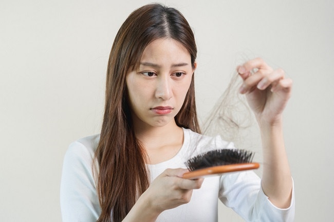 Atasi Rambut Rontok dengan Cara Alami, Sehat, dan Tanpa Efek Samping!