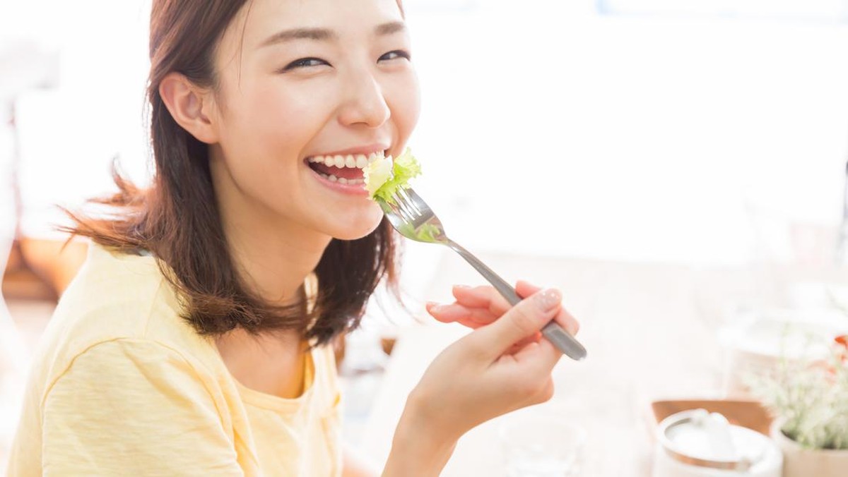 Bukan Hanya Skincare, Kulit Glowing Juga Butuh Asupan Makanan Sehat!