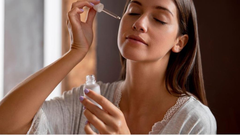 Rahasia Kulit Cerah dan Awet Muda: 5 Manfaat Retinol dan Cara Pakainya yang Tepat