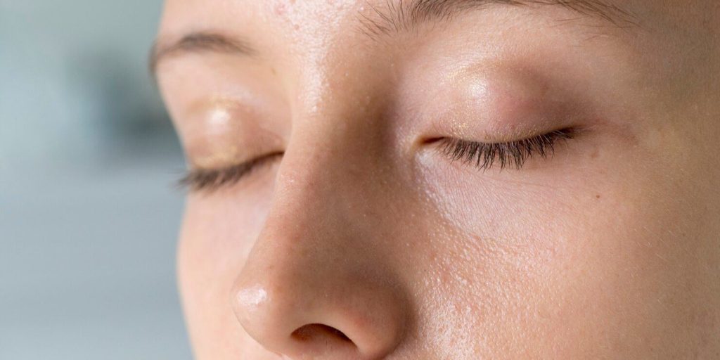 Punya Kulit Wajah Berminyak? Begini Cara Merawatnya agar Tetap Sehat dan Glowing