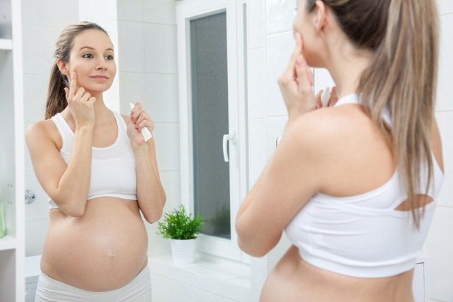 Tips Dokter: Panduan Memilih Skincare Aman untuk Ibu Hamil